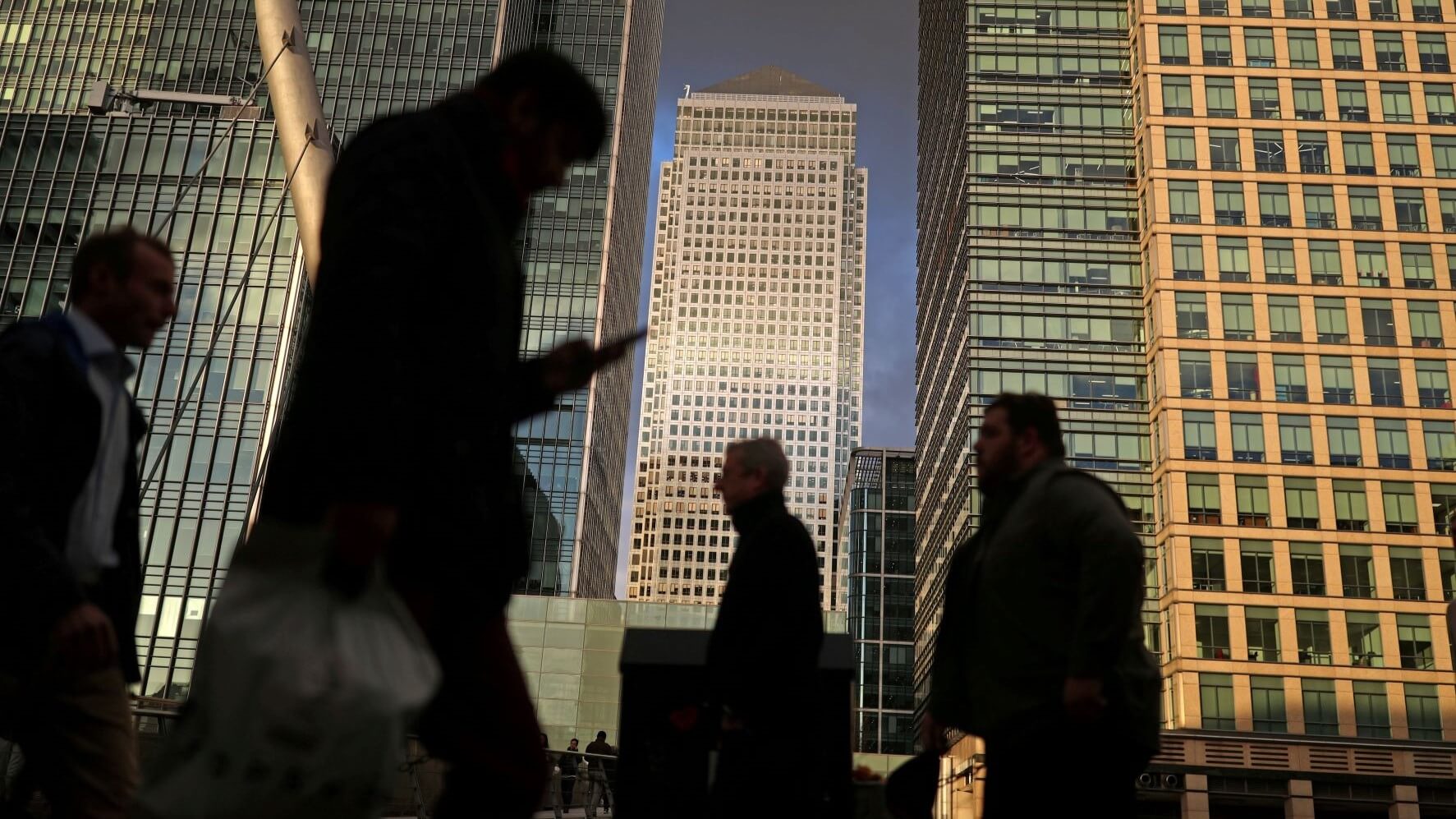 UK Firms Report Growth At 17-Month Low, Inflation Pressures Ease - PMI