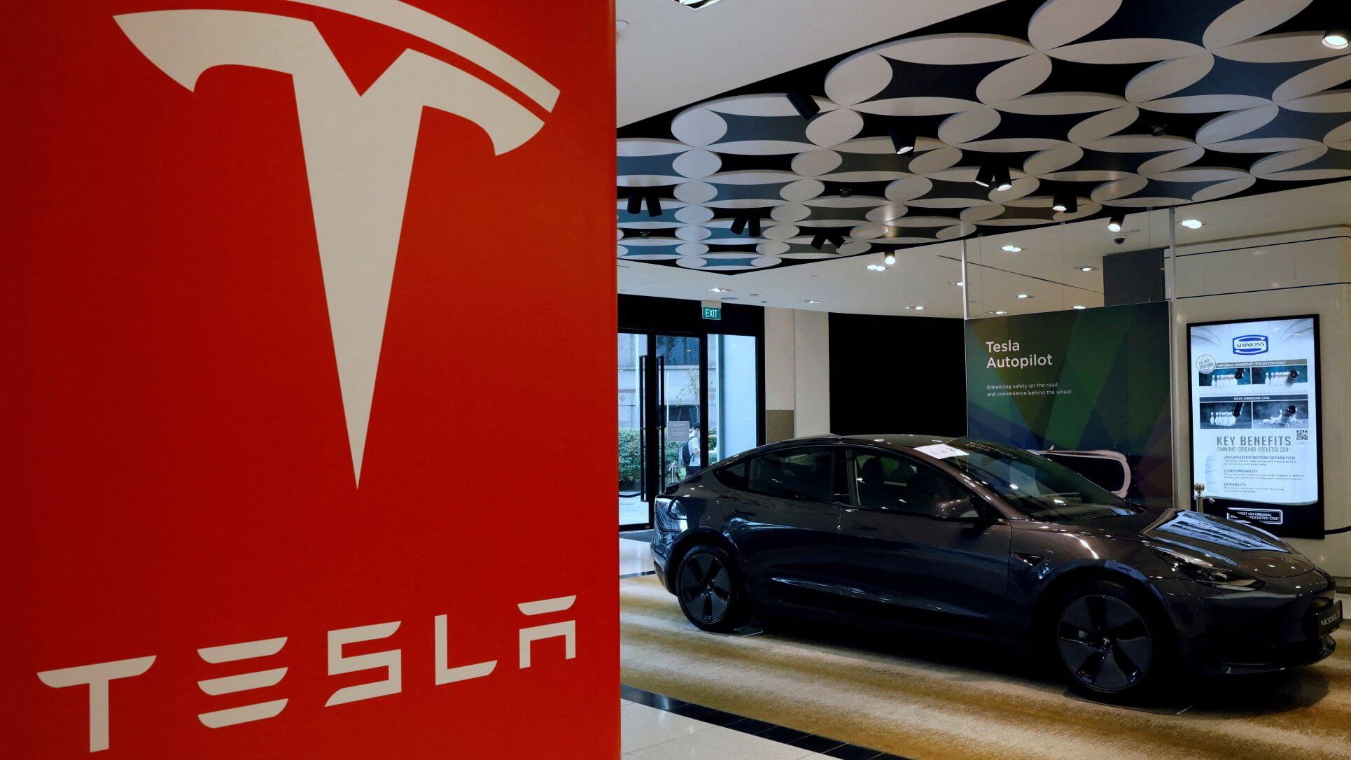 Tesla Seeks To Ease Demand Concerns Over Likely 2022 Delivery Target Miss