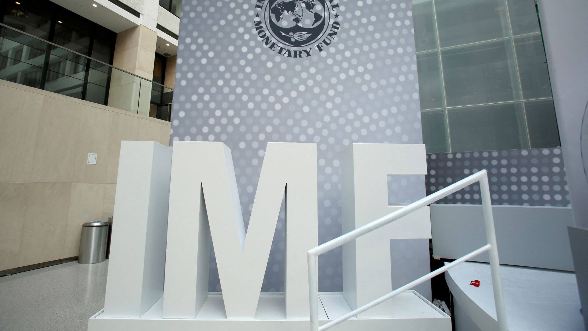 IMF Says Global Economic Outlook Getting 'Gloomier', Risks Abound