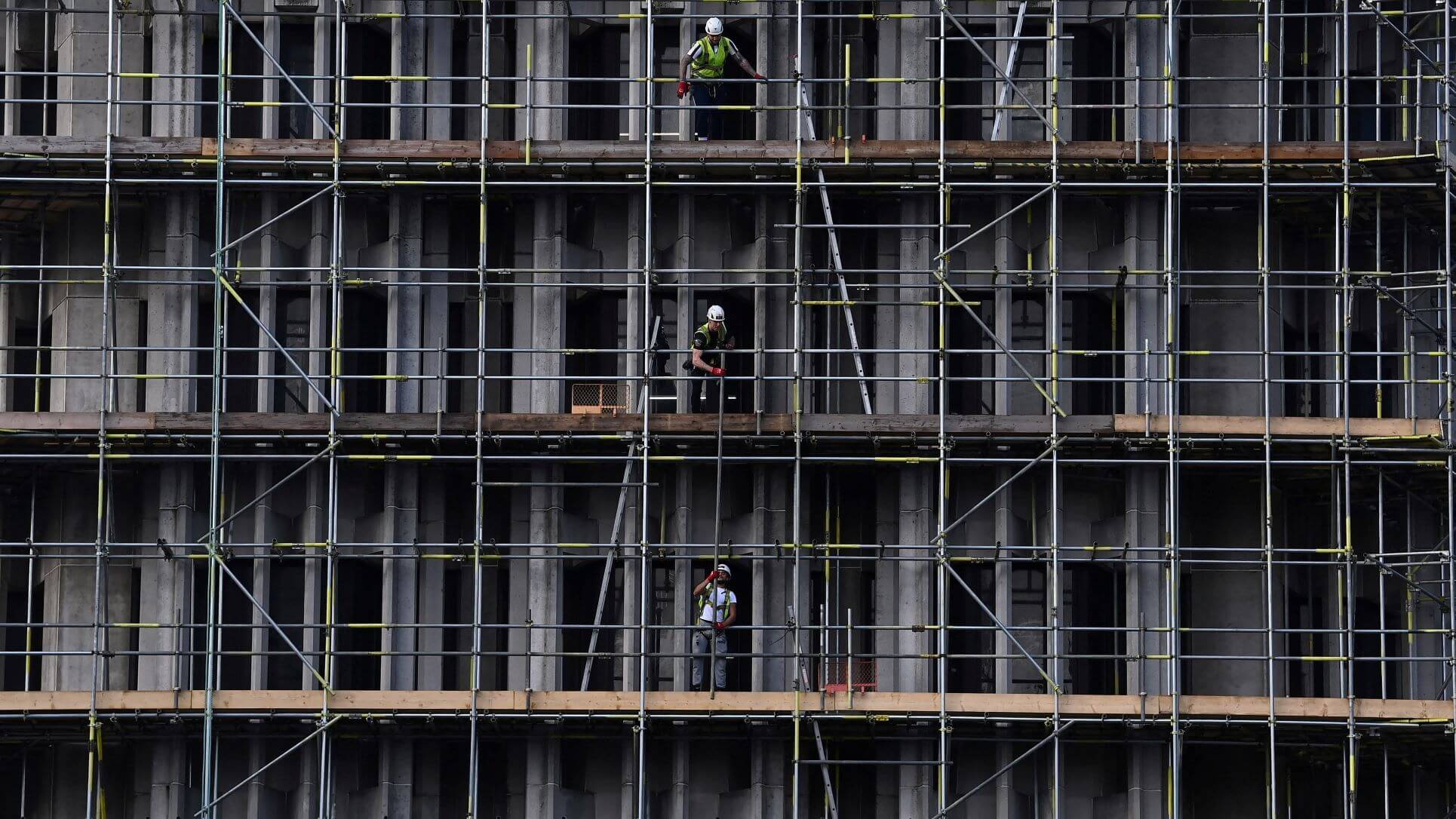 UK Builders Gather Some Speed In Oct But New Orders Fall - PMI
