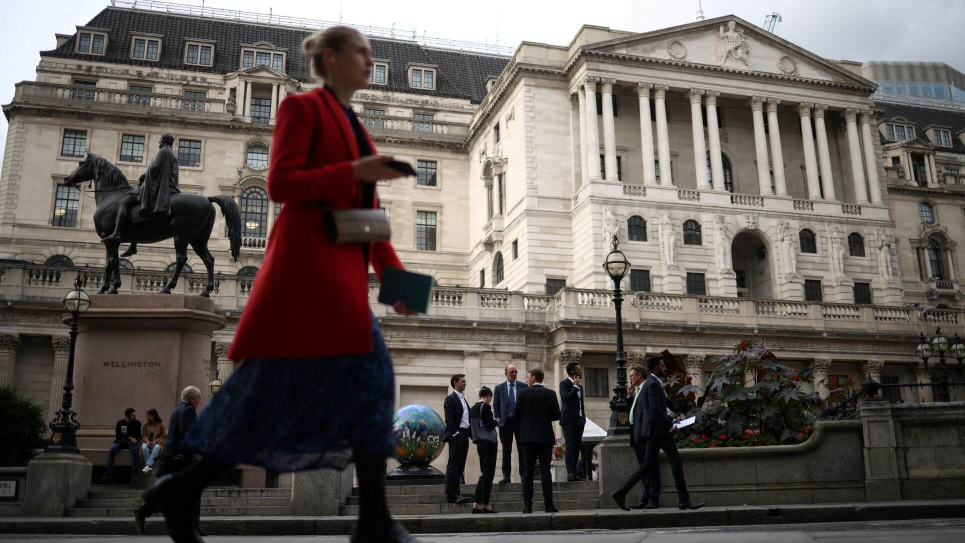 Bank Of England Hints Rates Near Peak After 10th Hike