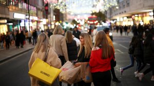 UK Online Sales To Grow 2.7% In Christmas Shopping Season - Adobe Report