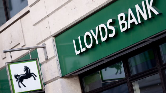 UK Businesses Trim Hiring And Pay Plans, Lloyds Says