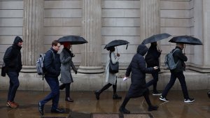 UK Pay Settlements Edge Lower In First Quarter, Industry Survey Shows