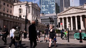 UK Finance Sector Reacts To Labour's 'Mission-Led' Legislation Goals