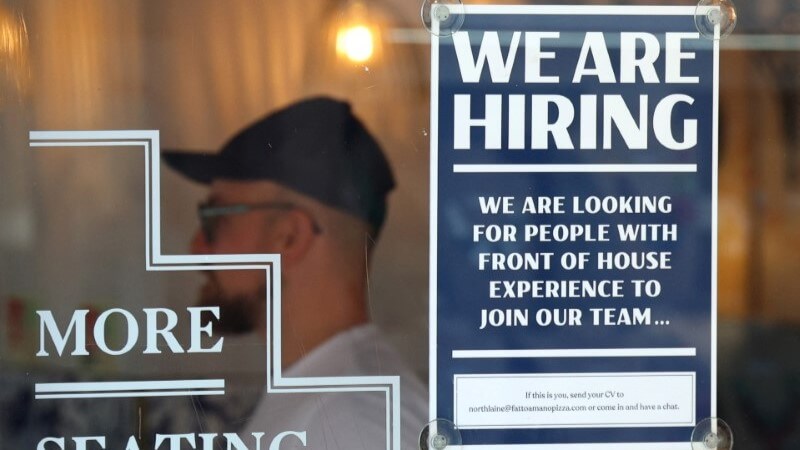 UK Jobs Market Stays In Slow Gear, Recruiters Say – Minutehack