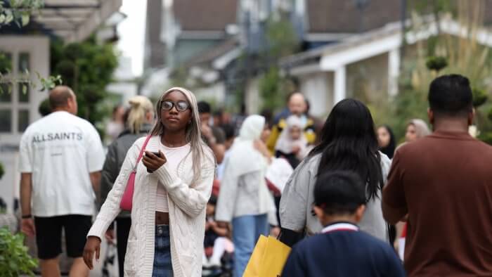 UK Retailers Cut Orders At Fastest Rate In More Than 40 Years