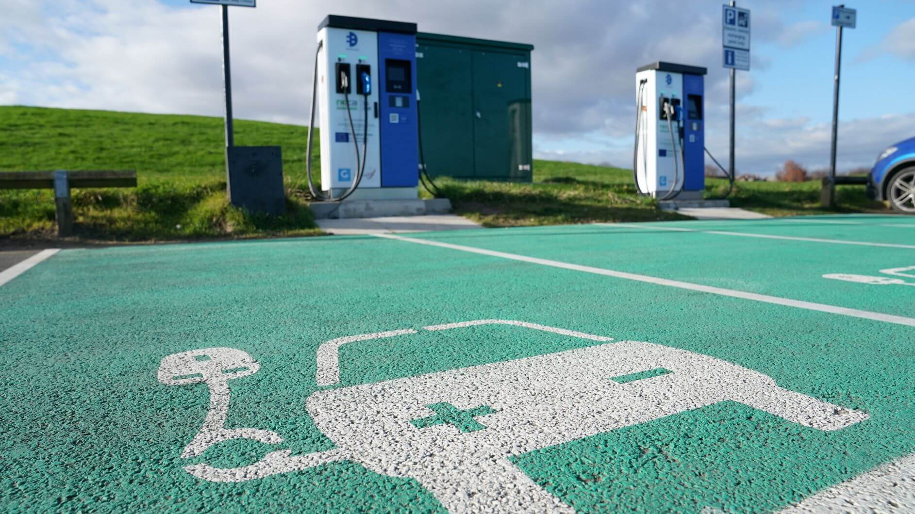 How Electric Cars Are More Popular In The UK Minutehack